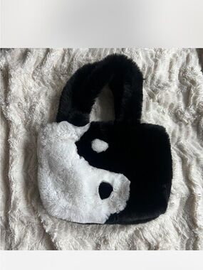 Yin Yang Faux Fur Tote Bag - Black & White
